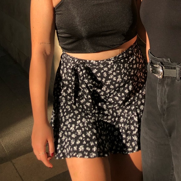 Zara flower skirt - Picture 2 of 4